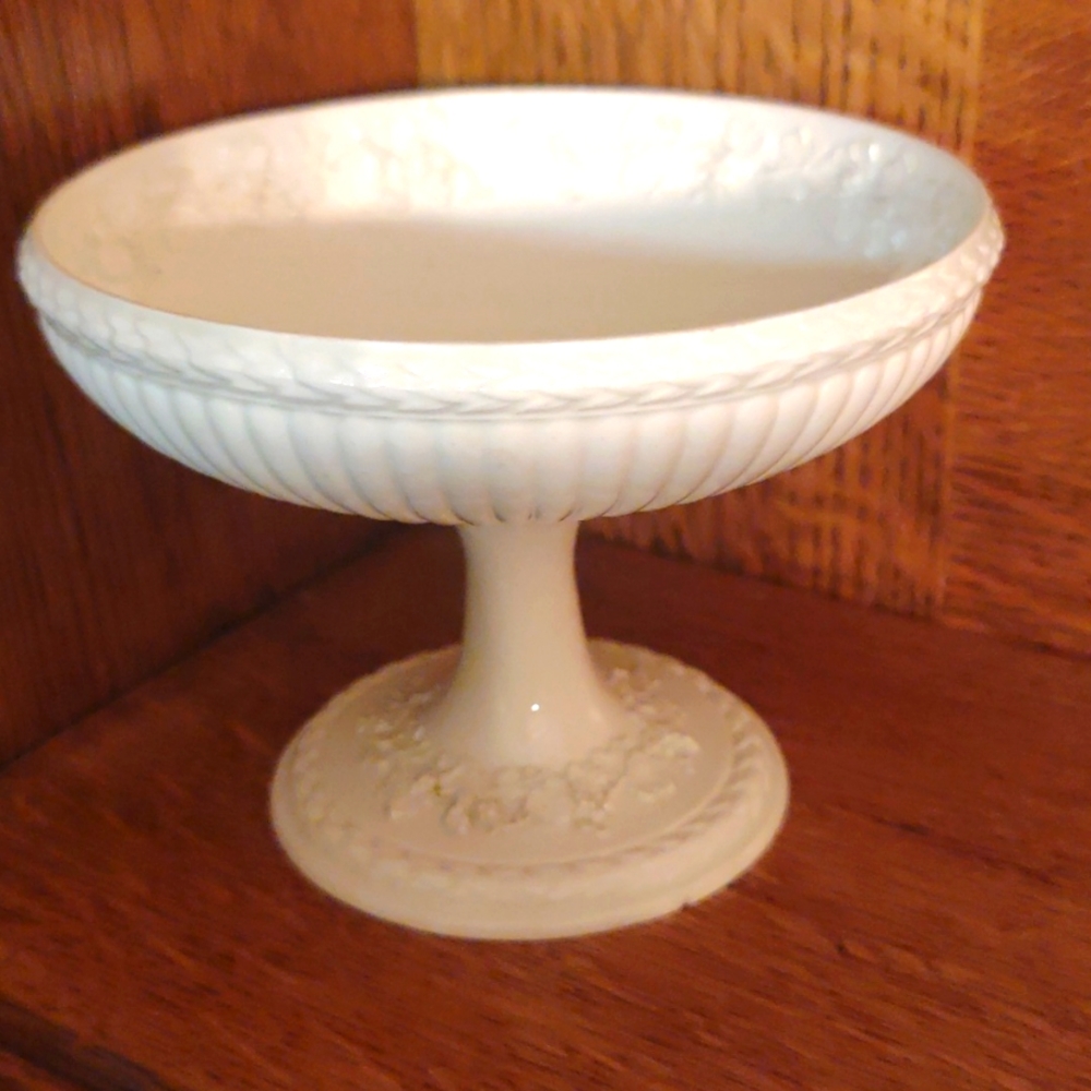 Small Vintage Wedgwood Pedestal Dish Farmhouse Country Decor